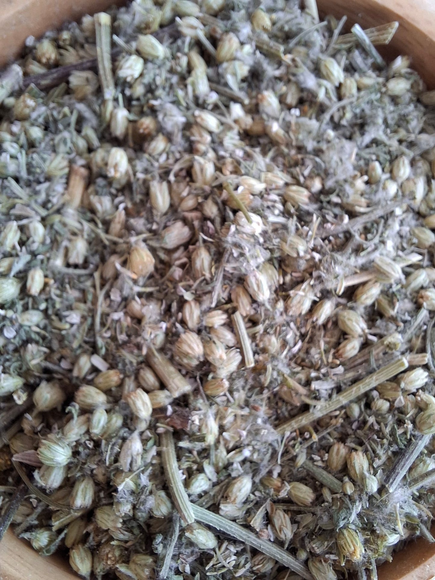 Yarrow (Achillea millefolium) Herb– Dried, machine-cut flowers, leaves & stems